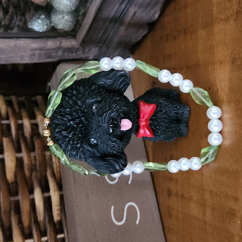 Doggie Faux Pearl/Green bead Necklace
